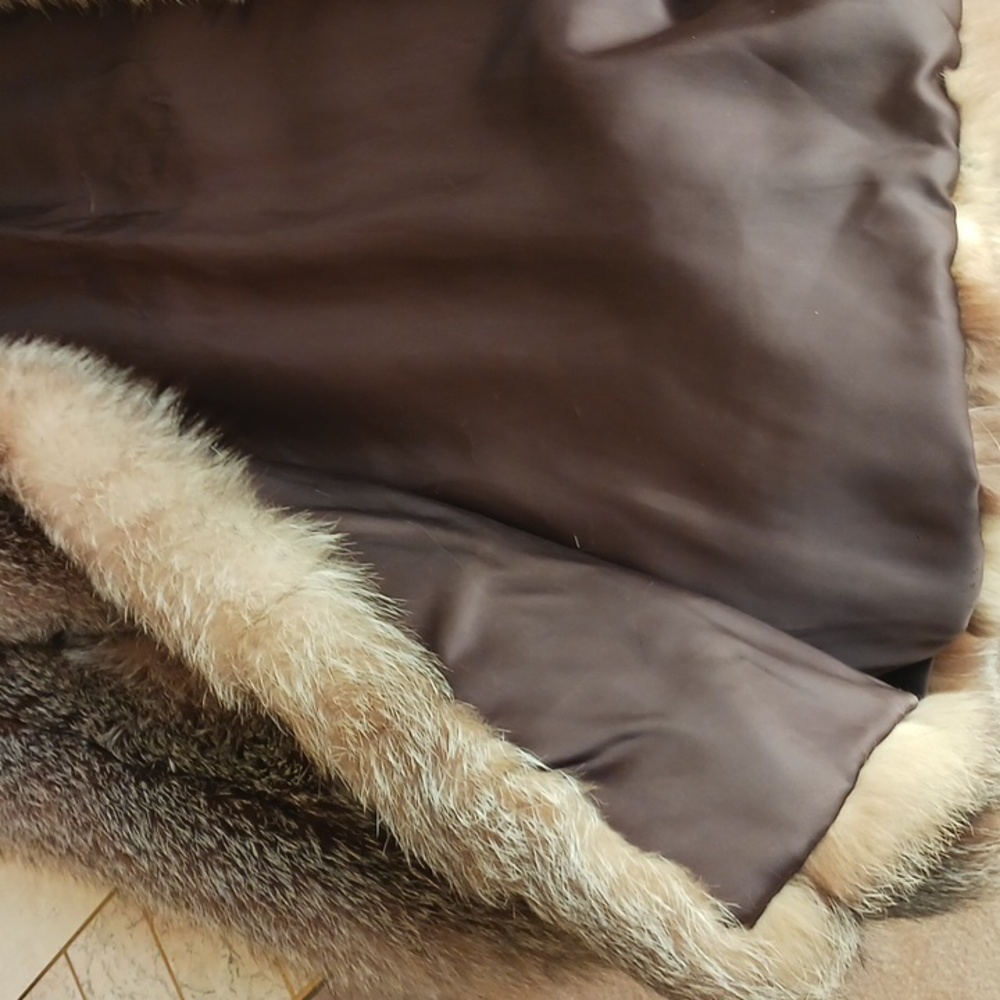 Vintage Silver Fox "full" length fur coat,satin lining, like New..beautiful coat - Picture 5 of 16